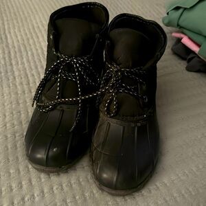 Size 9.5 Maurices Duck/Rain boots